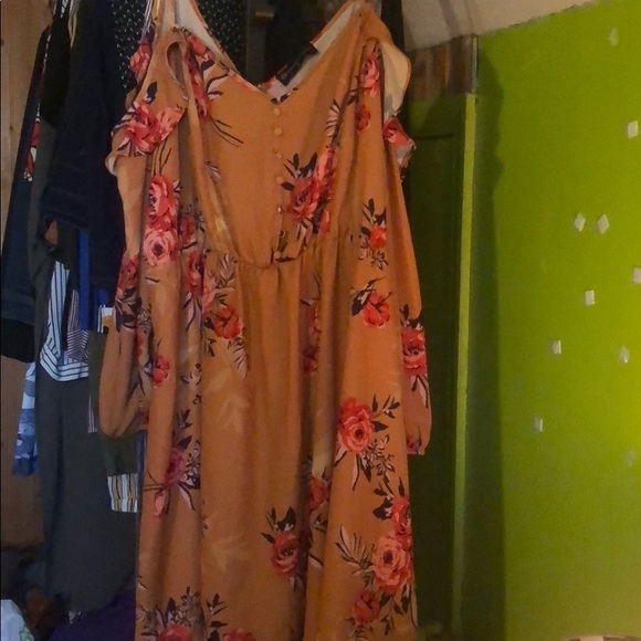 Floral dress - Picture 2 of 3